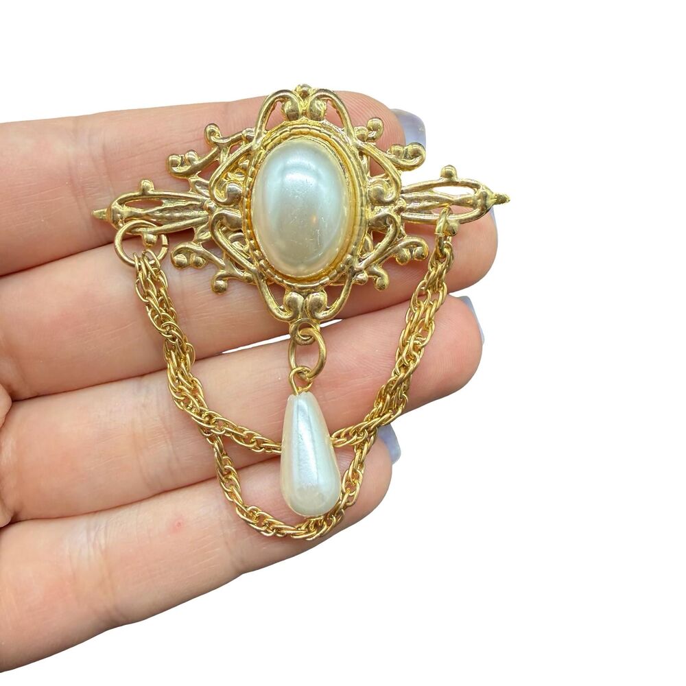 Vintage Jewelry Victorian Pearl Brooch with dangling chains pin